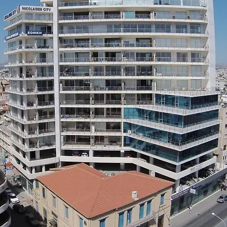 Appartamento 2b Seaview Breeze - Finikoudes Beach *