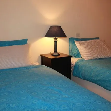 2b Seaview Breeze - Finikoudes Beach Lägenhet *